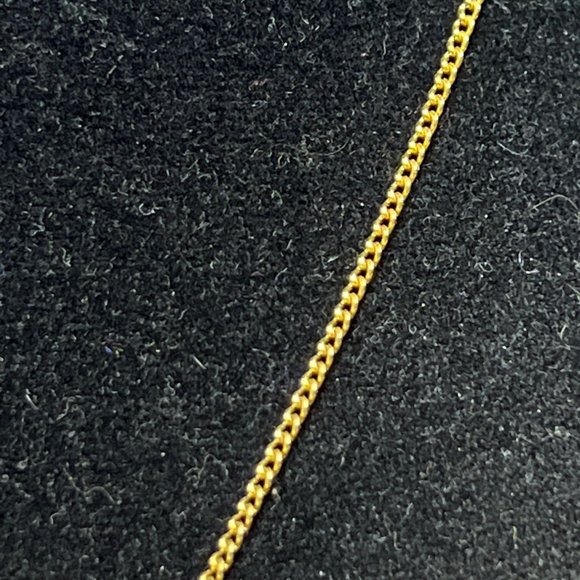 Gold Tone Curb Chain Necklace With Sand Dollar Pendant (4156) - Picture 5 of 6